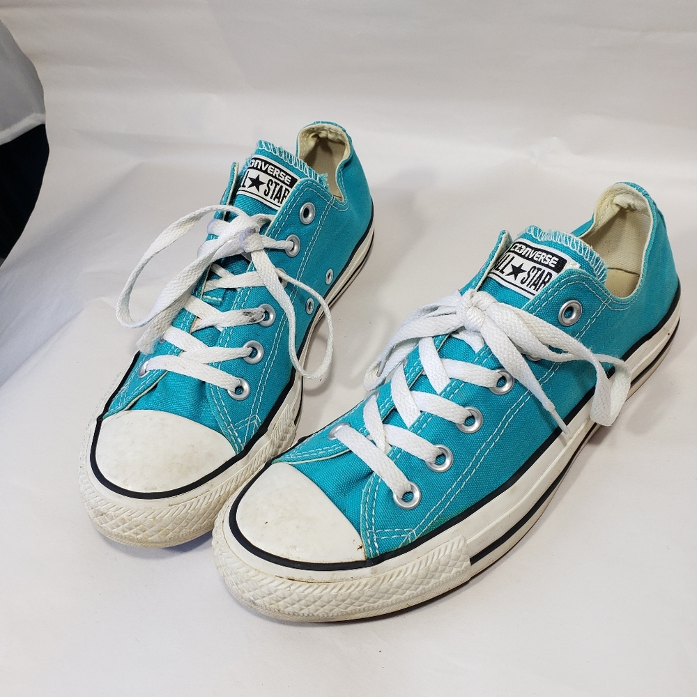 Converse bright teal sneakers. Size 9